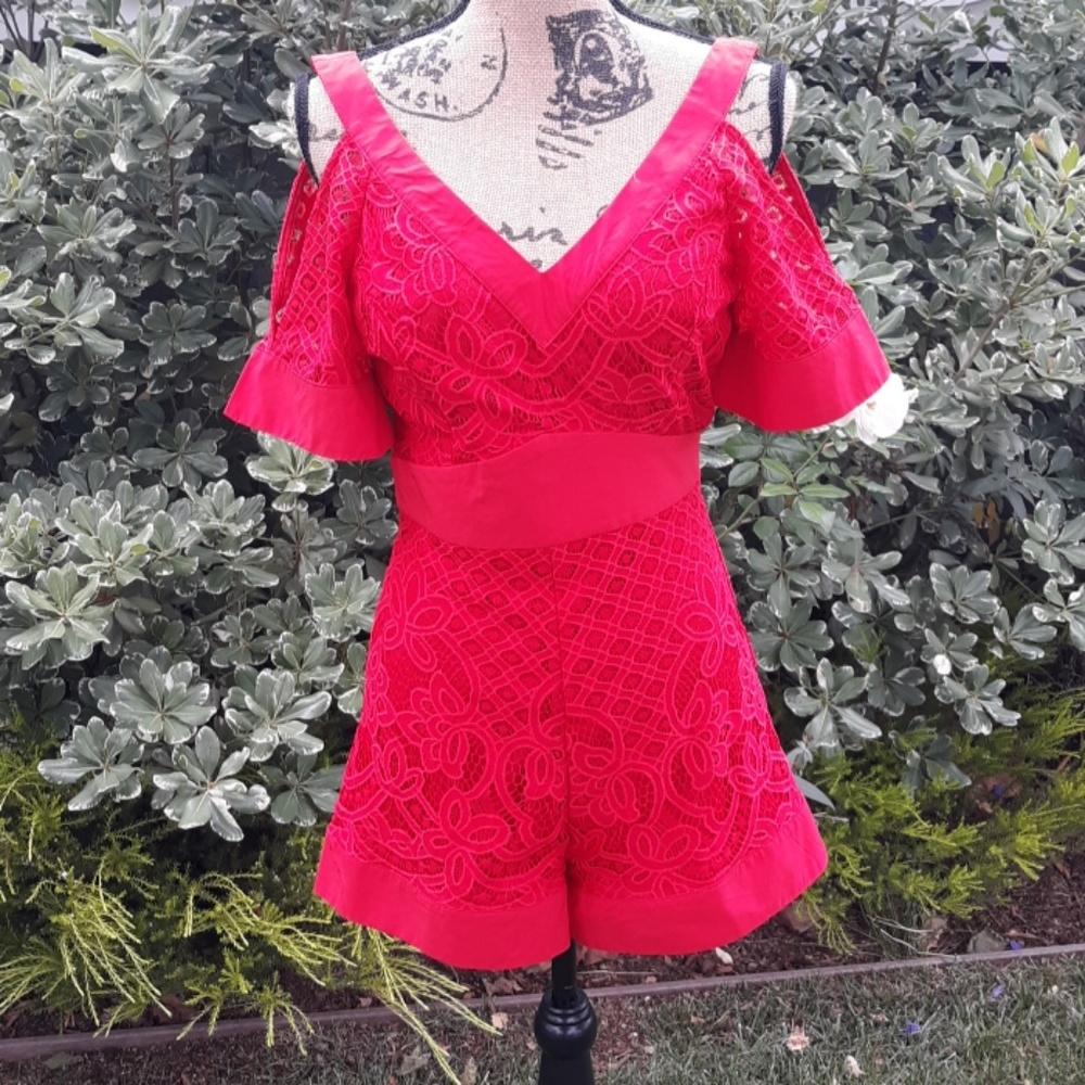 Dygarni Californ Open Shoulder Romper size S